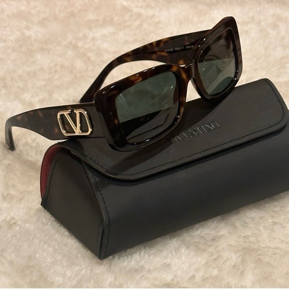 Valentino Sunglasses 💯% Authentic